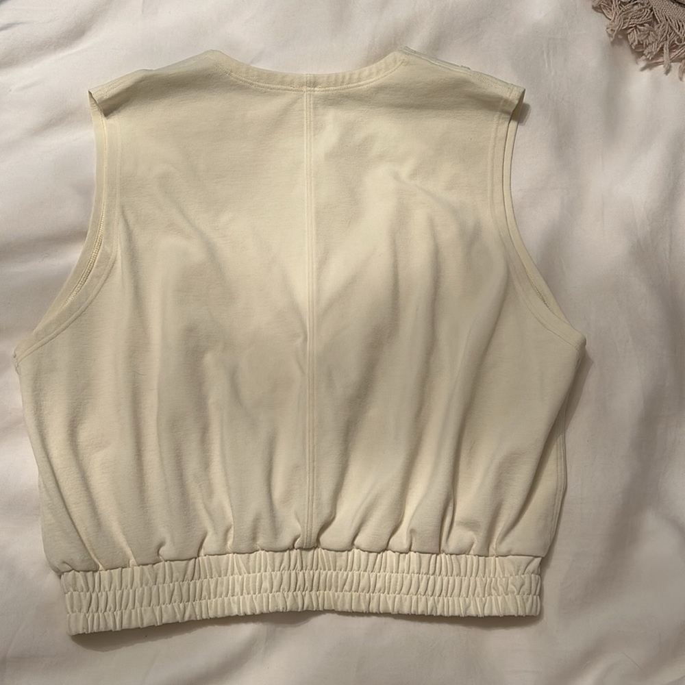 Lululemon Women's baby yellow Sleeveless Top - Picture 4 of 4